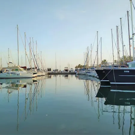 Διαμέρισμα Minerva Sea View Apartment, 5 Pools, Balcony